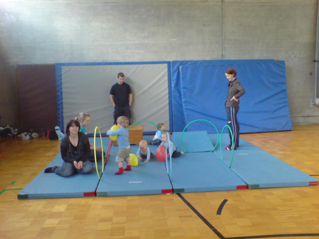 Kinderturnen Bild 3